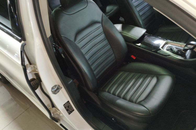 福特 蒙迪欧 2013款 2.0L GTDi200时尚型局部细节41