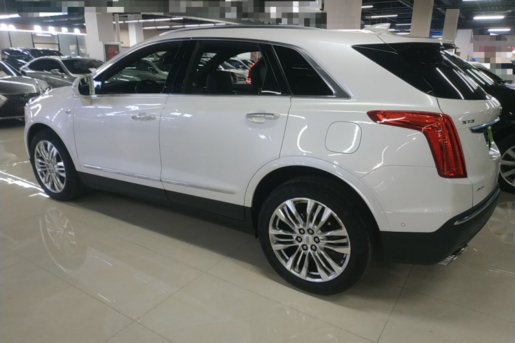 凯迪拉克XT5 2016款 28T 四驱领先型车身外观4