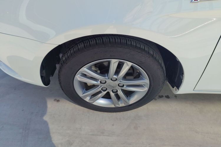 吉利汽车 帝豪 2017款 三厢百万款 1.5L 手动向上版车身外观6007