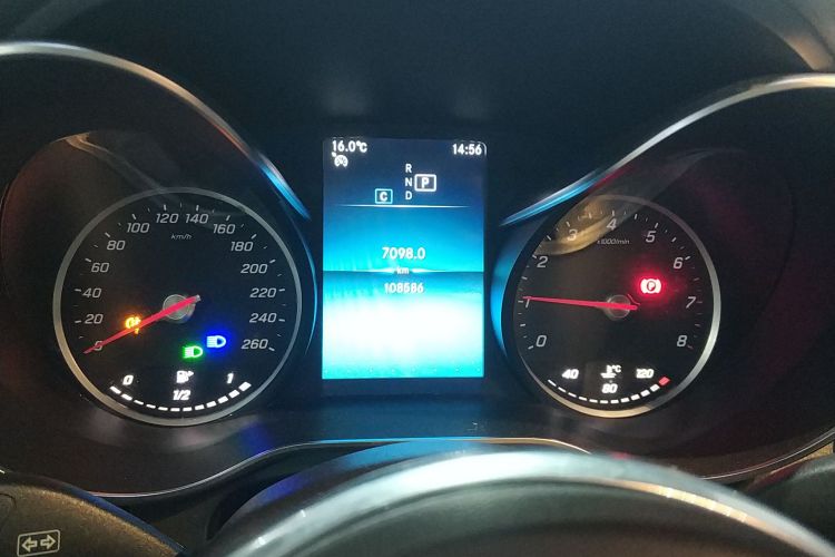 奔驰GLC 2020款 GLC 260 L 4MATIC 动感型中控内饰14