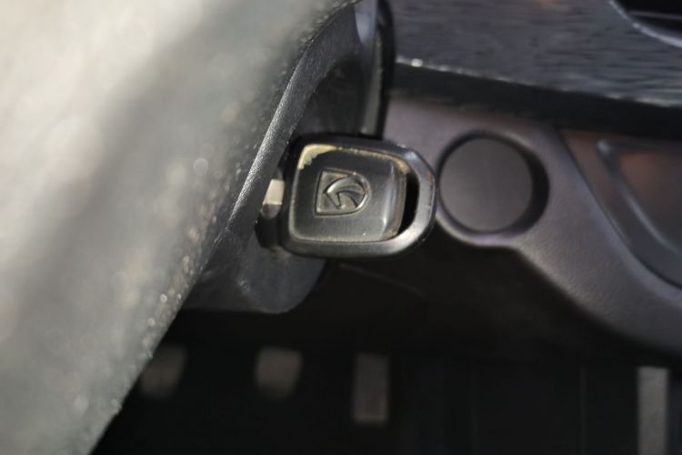 宝骏310 2016款 1.2L 手动超值型中控内饰11