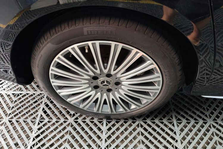 奔驰E级 2020款 改款 E 260 L 运动型车身外观6008