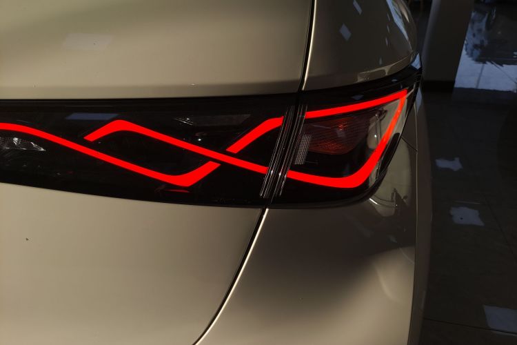 比亚迪 海豚 2023款 420km 时尚版车身外观9