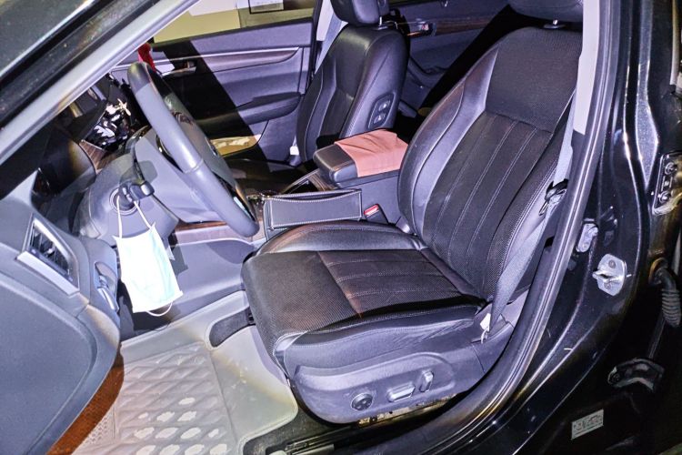 江汽集团 瑞风A60 2017款 1.5TGDI 自动豪华商务型中控内饰19