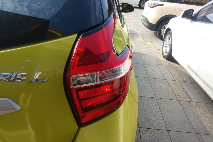 丰田 YARiS L 致炫 2016款 改款 1.5E CVT魅动版车身外观9