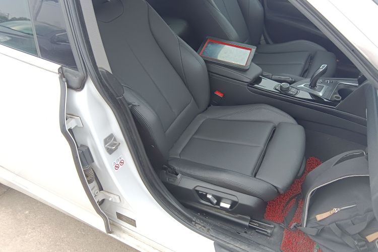 宝马3系GT 2018款 320i 时尚型局部细节41