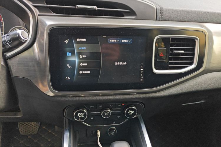 奇瑞 瑞虎8 2018款 1.5TCI 自动豪华型 7座中控内饰16