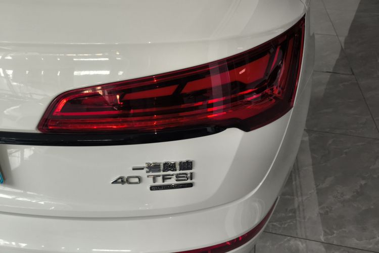 奥迪Q5L 2024款 40 TFSI 豪华动感型车身外观6001