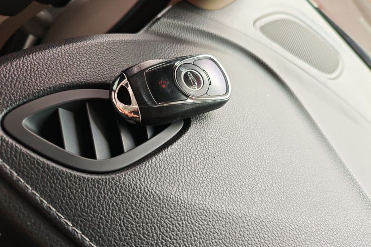 别克 威朗 2019款 三厢 15S 自动领先型中控内饰11