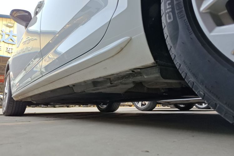 奥迪A4L 2019款 40 TFSI 进取型 国VI局部细节9002