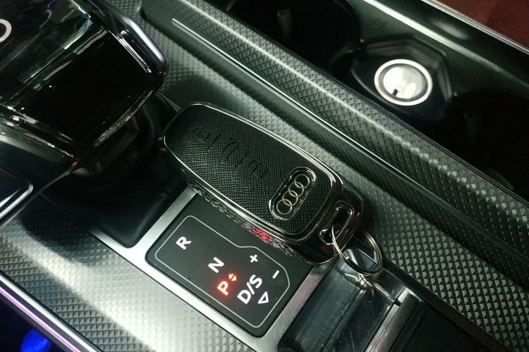 奥迪A6L 2021款 45 TFSI 进享人生版中控内饰11