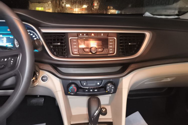 别克 英朗 2016款 15N 自动精英型局部细节16