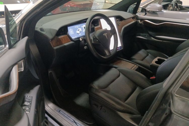特斯拉 Model X 2019款 长续航版中控内饰7003