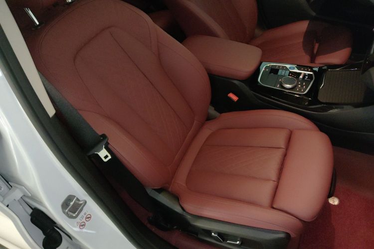 宝马iX3 2023款 创领型局部细节41