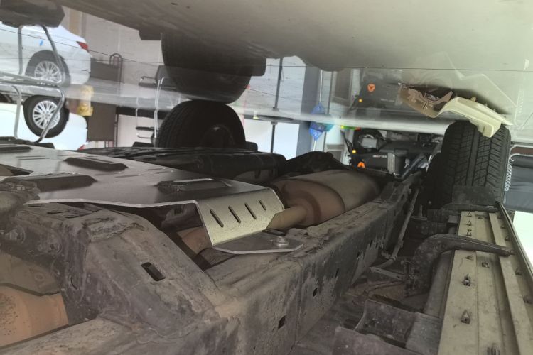 丰田 普拉多 2016款 3.5L 自动TX-L局部细节9001