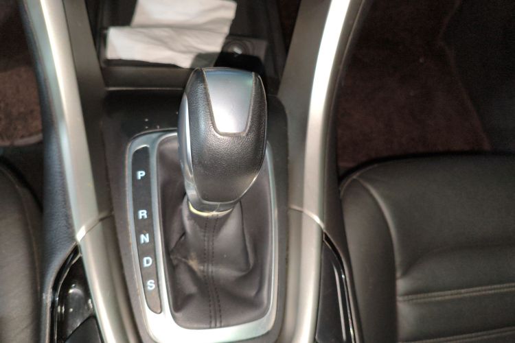 福特 蒙迪欧 2013款 2.0L GTDi200时尚型局部细节18