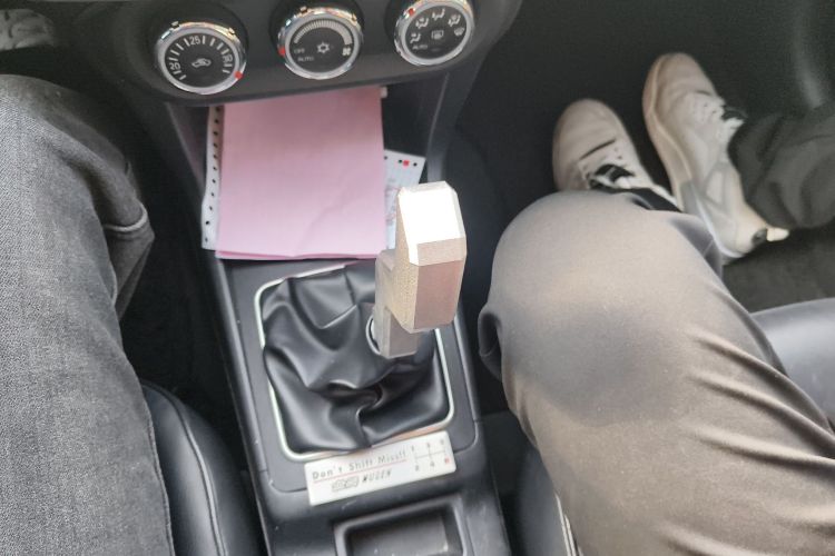 三菱 翼神 2015款 1.6L 手动时尚版中控内饰18