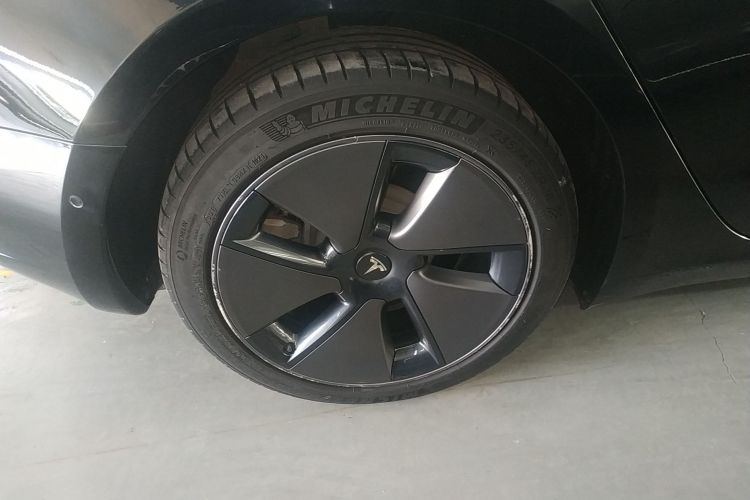 特斯拉 Model 3 2022款 后轮驱动版车身外观6006