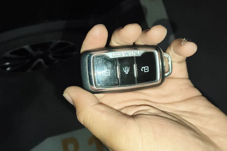 凯翼X3 2017款 1.6L 手动发烧友版 国V中控内饰7001