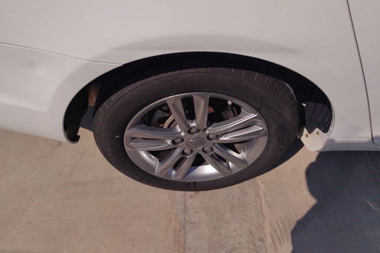 吉利汽车 帝豪 2017款 三厢百万款 1.5L 手动向上版车身外观6008