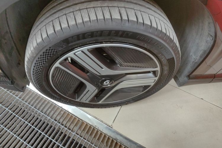 长安启源E07 2025款 纯电 四驱 90kWh Ultra高性能版车身外观6007