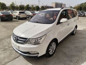 宝骏730 2016款 1.8L iAMT舒适型 7座