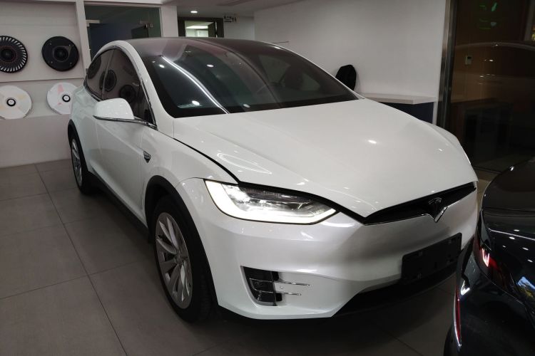 特斯拉 Model X 2019款 长续航版车身外观3