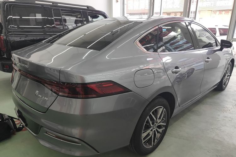 比亚迪 秦PLUS 2021款 DM-i 55KM 旗舰型车身外观7