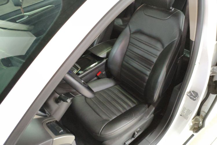 福特 蒙迪欧 2013款 2.0L GTDi200时尚型局部细节19