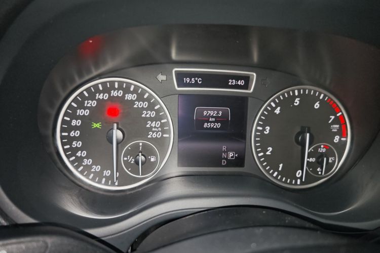 奔驰B级 2012款 B 200中控内饰14