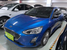 福特 福克斯 2019款 三厢 EcoBoost 180 自动锋耀型