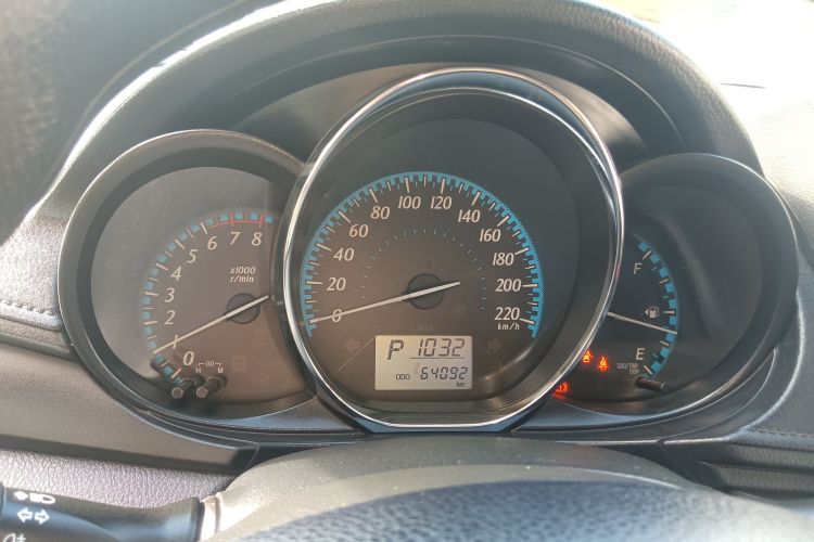 丰田 YARiS L 致炫 2016款 改款 1.5E CVT魅动版中控内饰14