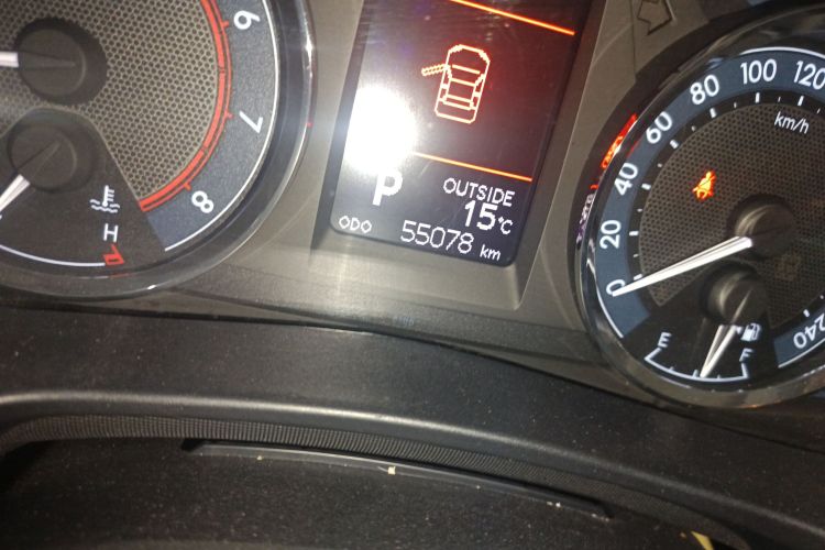 丰田 卡罗拉 2017款 1.2T CVT GL-i中控内饰15