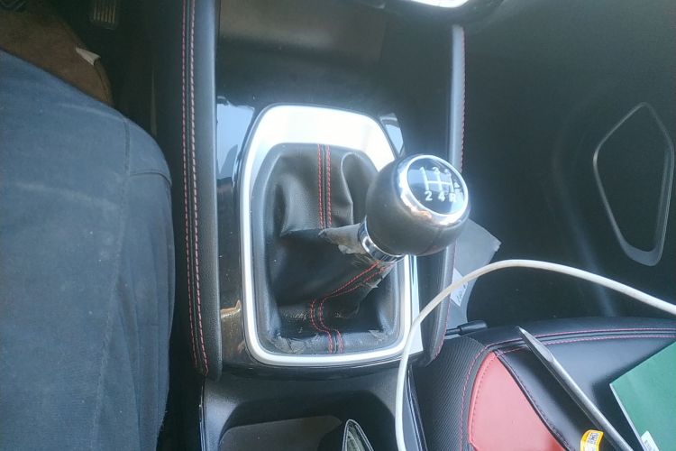 中华V3 2017款 1.5L 手动智能型中控内饰18