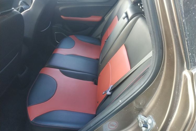 中华V3 2017款 1.5L 手动智能型中控内饰21