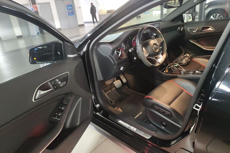 奔驰A级AMG(进口) 2017款 AMG A 45 4MATIC中控内饰7003