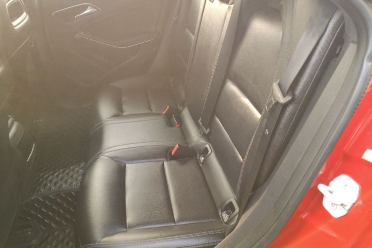 奔驰CLA 2017款 改款 CLA 200 时尚型中控内饰21