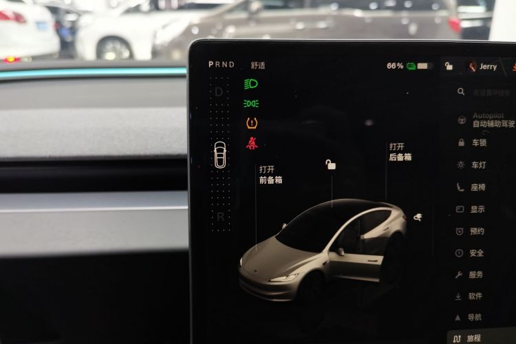 特斯拉 Model 3 2023款 后轮驱动版中控内饰18