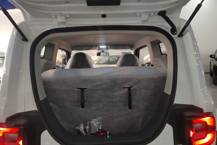 吉利银河 2024款 熊猫mini 200km 耐力熊机舱底盘23