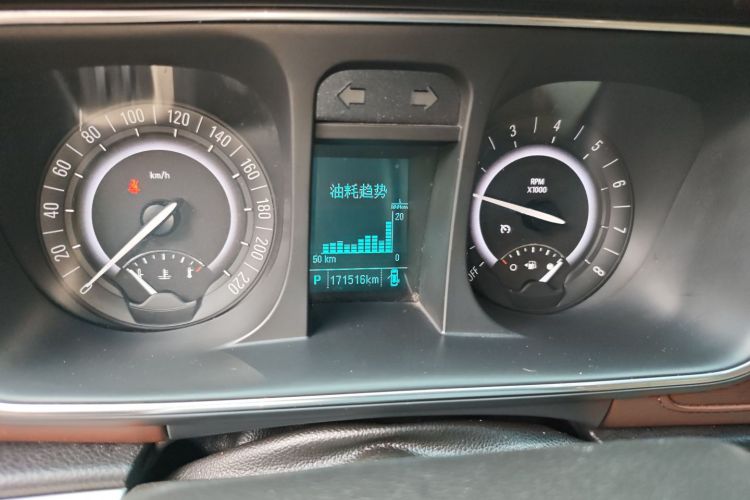 别克GL8 2017款 25S 尊贵型 国V中控内饰14