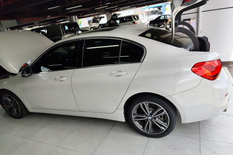 宝马1系 2018款 改款 118i 运动型车身外观6003