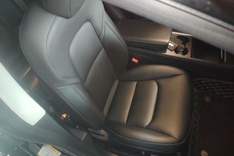 特斯拉 Model 3 2022款 后轮驱动版局部细节41