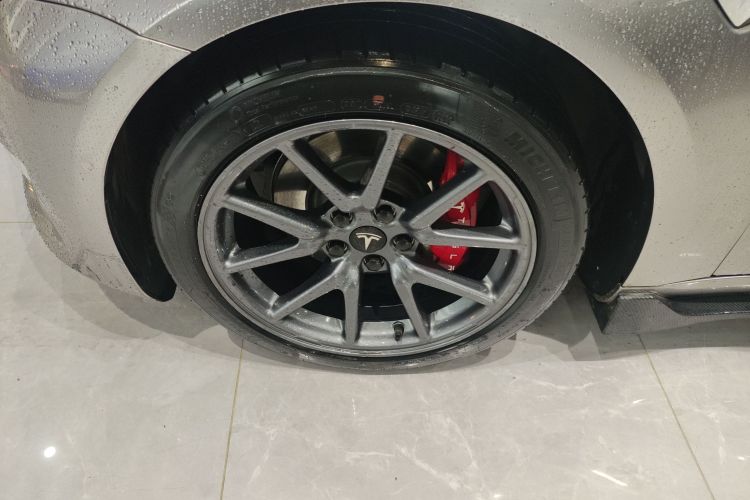 特斯拉 Model 3 2020款 改款 长续航后轮驱动版车身外观6004