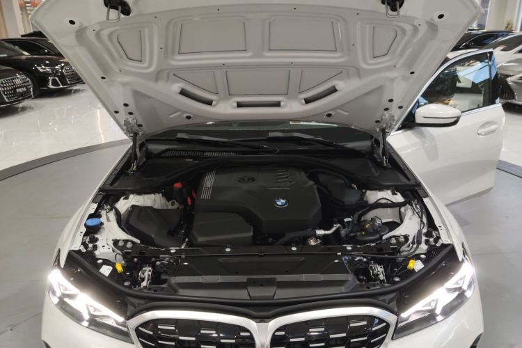 宝马3系 2025款 325Li M运动套装机舱底盘24