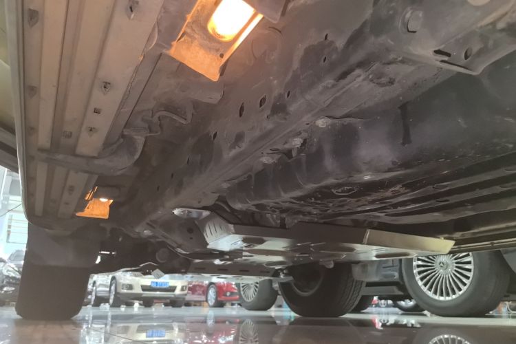 丰田 普拉多 2016款 3.5L 自动TX-L局部细节9002