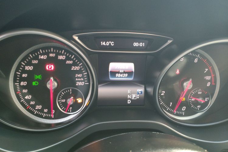 奔驰CLA 2017款 改款 CLA 200 时尚型中控内饰14