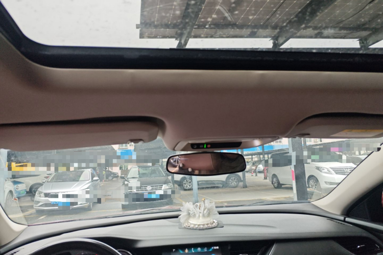 别克 君威 2017款 20T 精英型局部细节22