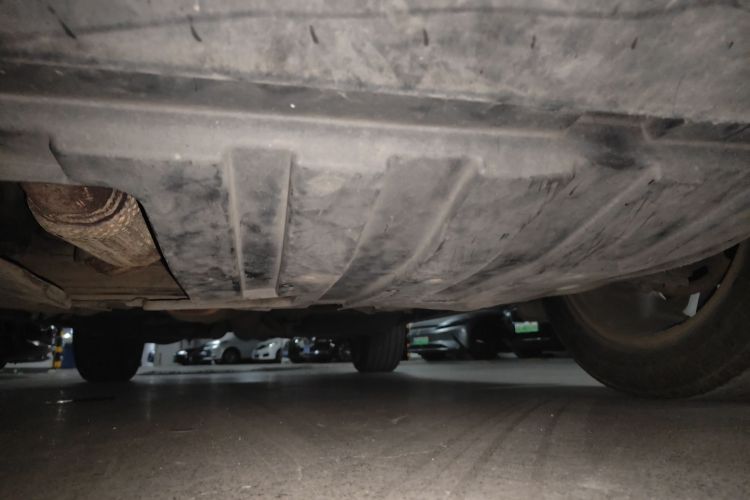 陆风X7 2016款 2.0T 全景尊享版局部细节9008