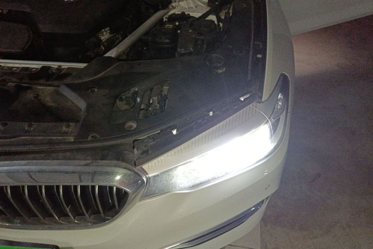 宝马5系 2019款 525Li 豪华套装局部细节9007