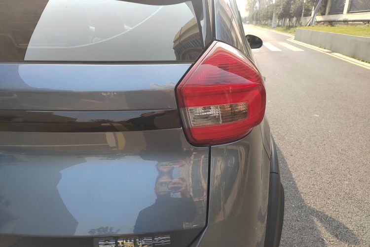 奇瑞 瑞虎3X 2024款 1.5L CVT卓越版车身外观9